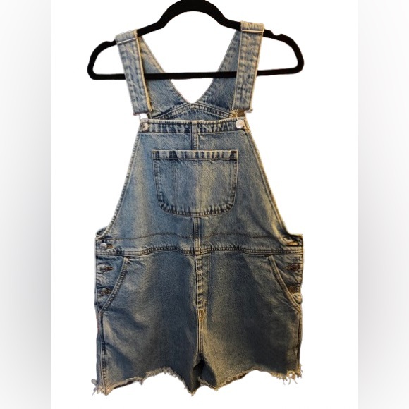 Monki Denim - Monki jean overalls denim shorts size medium size 6-8